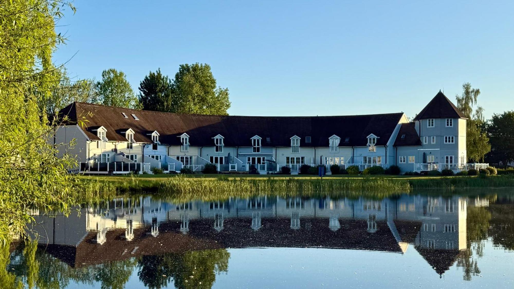 Luxury Kingfisher Lodge, Isis Lake, Within The Cotswold Waterpark Cirencester Εξωτερικό φωτογραφία