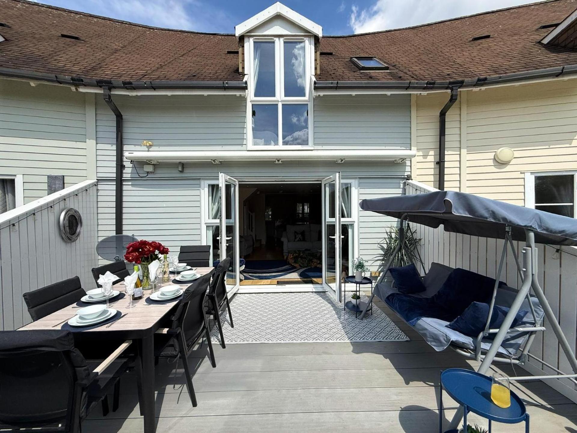 Luxury Kingfisher Lodge, Isis Lake, Within The Cotswold Waterpark Cirencester Εξωτερικό φωτογραφία